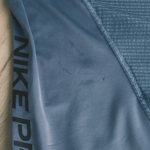 Nike Training Aeroadapt Short Sleeve - Picture 6 of 7